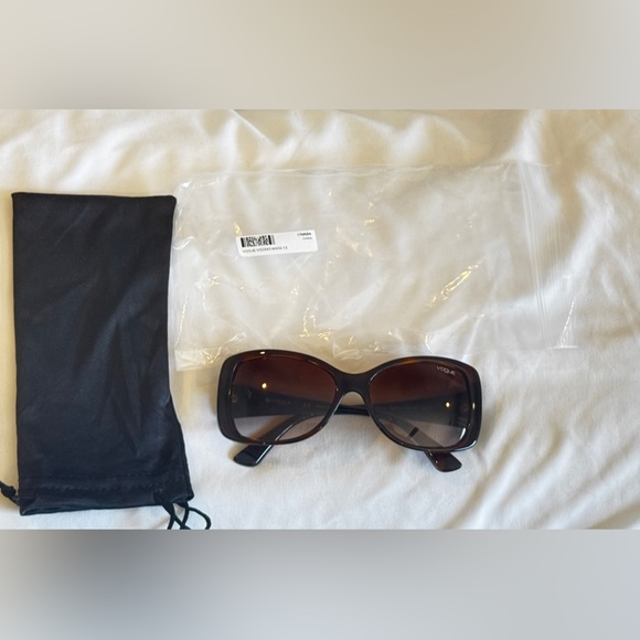 Vogue Sunglasses VO2943-SB 270713 Tortoise Square Cat Eye Frames w/ Brown Lenses - Picture 2 of 2